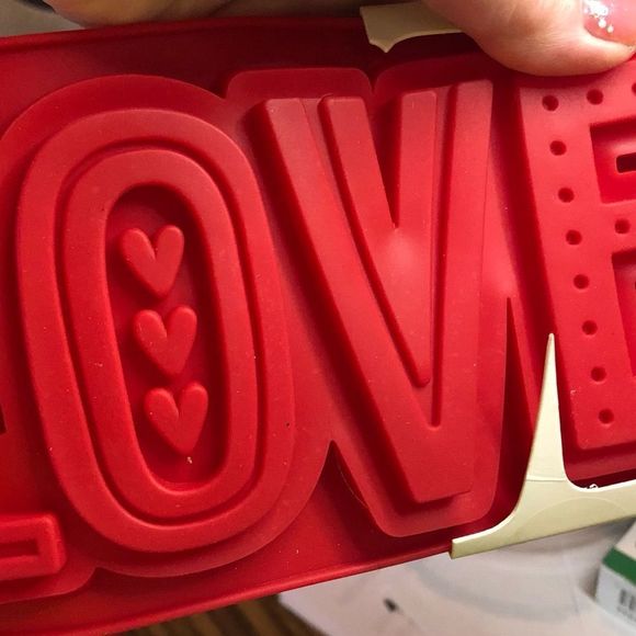 NWT Valentine - 2 love silicone candy molds - Picture 7 of 7